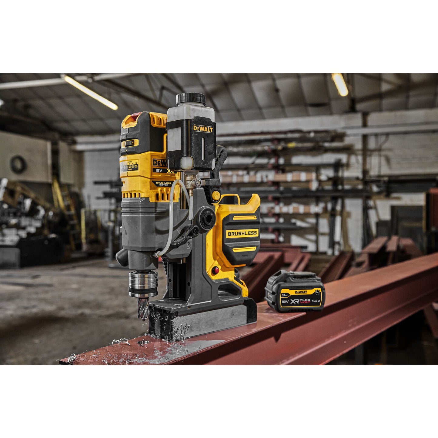 DEWALT DCD1623X2G-QW Taladro de imanes permanentes con 2 baterías XR Flexvolt 18/54V 9.0Ah Serie G