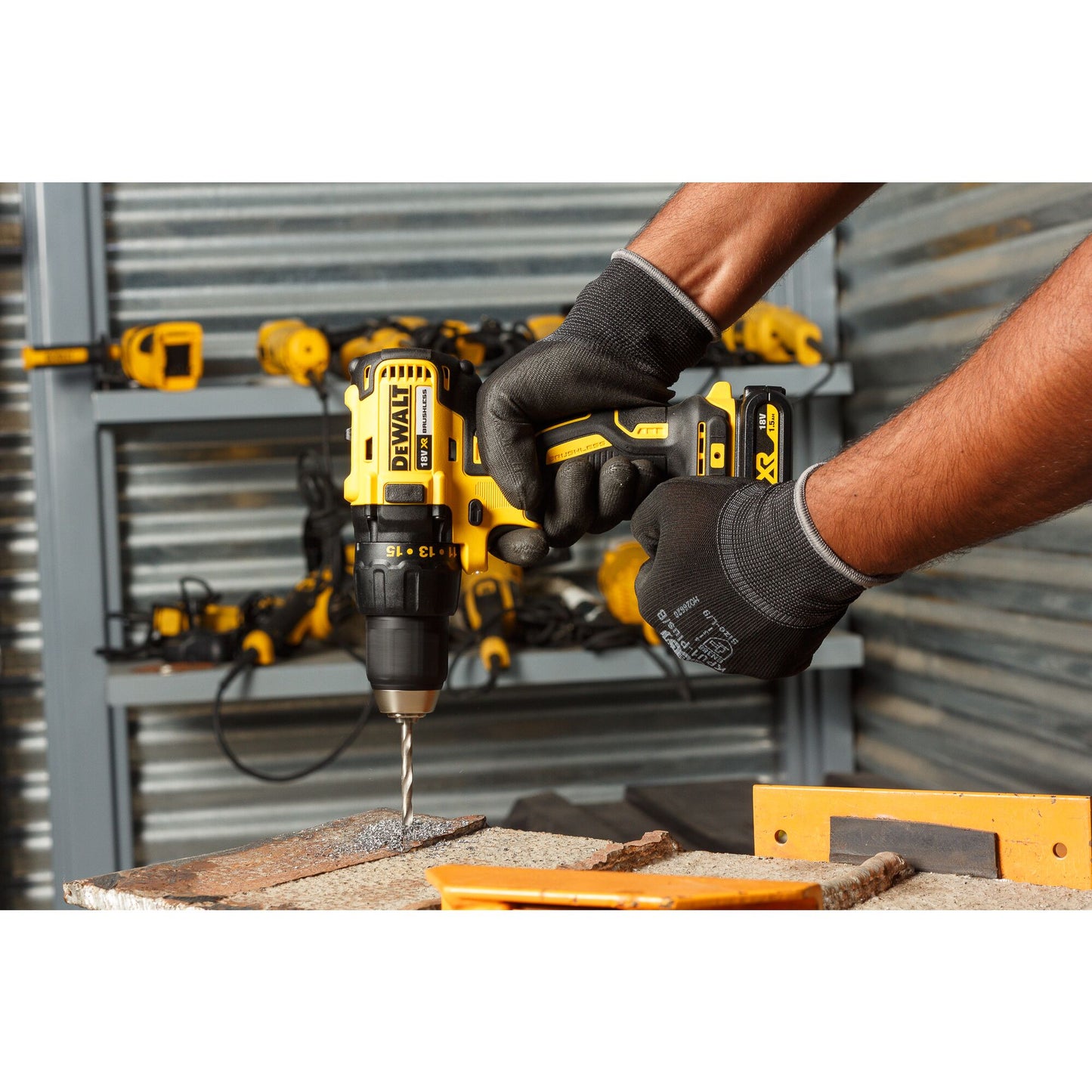 DEWALT DCD777S2T-QW Taladro Atornillador sin escobillas XR 18V con 2 baterías Li-Ion 1.5Ah