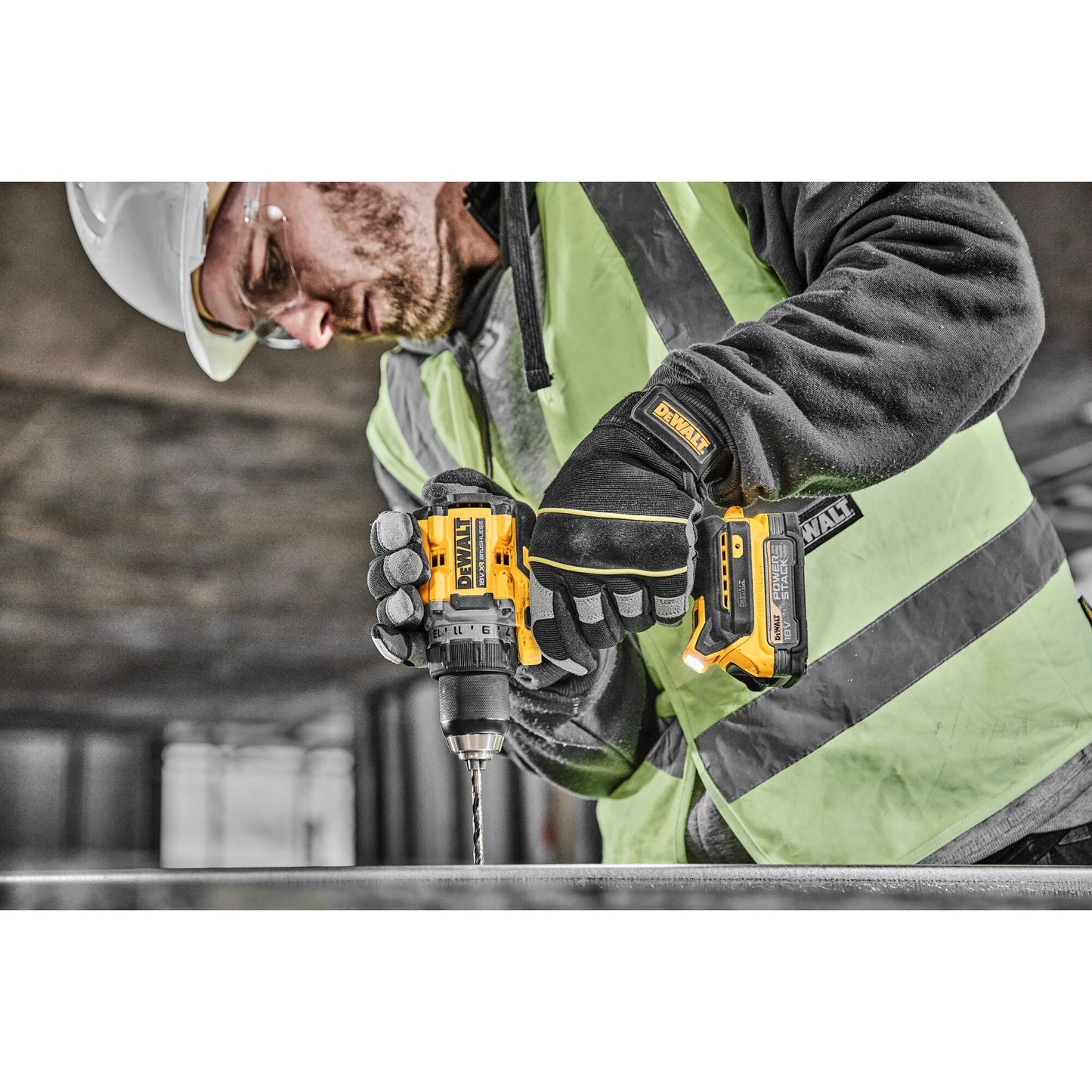 DEWALT DCD800E2T-QW Taladro Atornillador compacto sin escobillas  con 2 baterías POWERSTACK