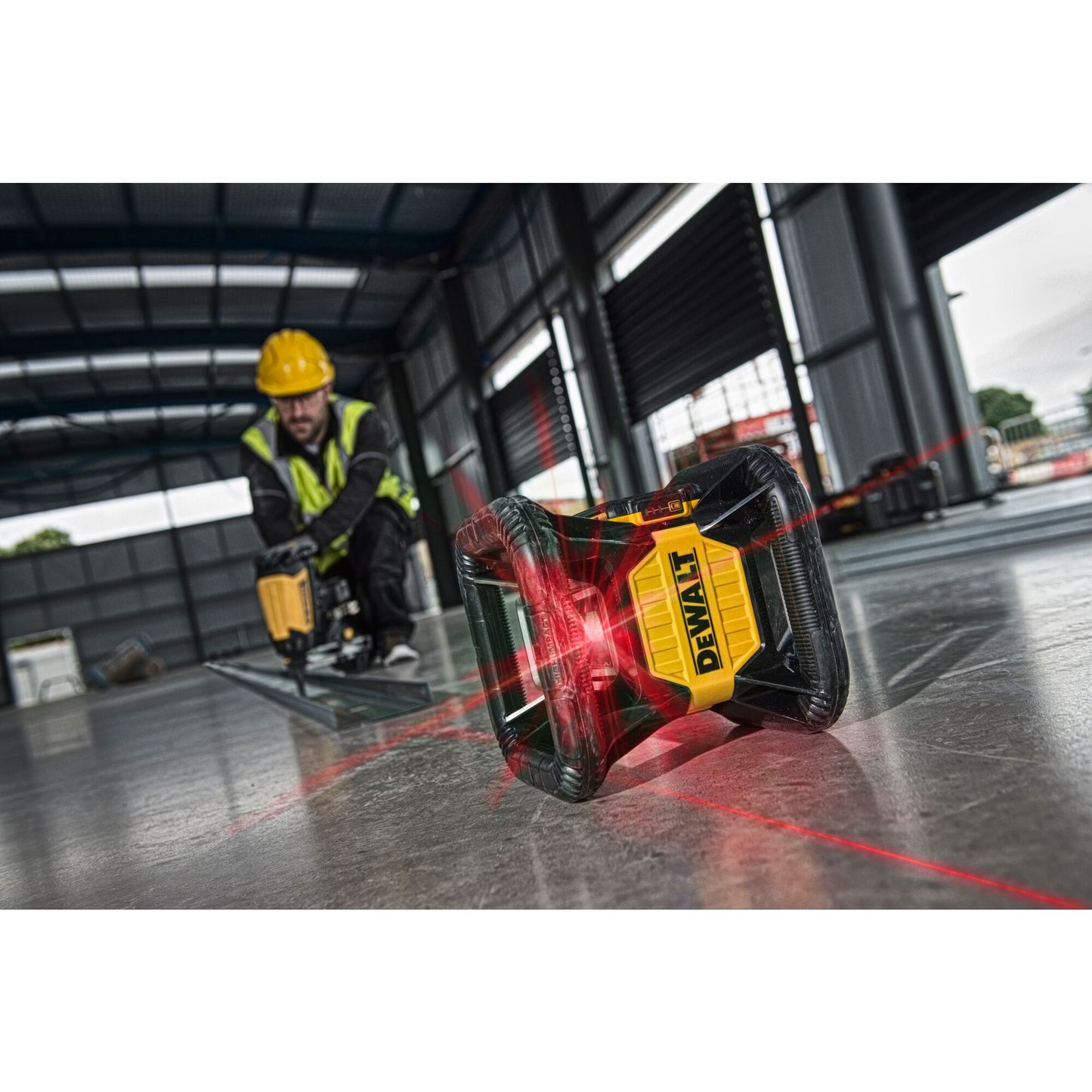 DEWALT DCE079D1R-QW Niveau laser rotatif intérieur/extérieur avec 1 batterie 18V 2.0Ah, faisceau rouge