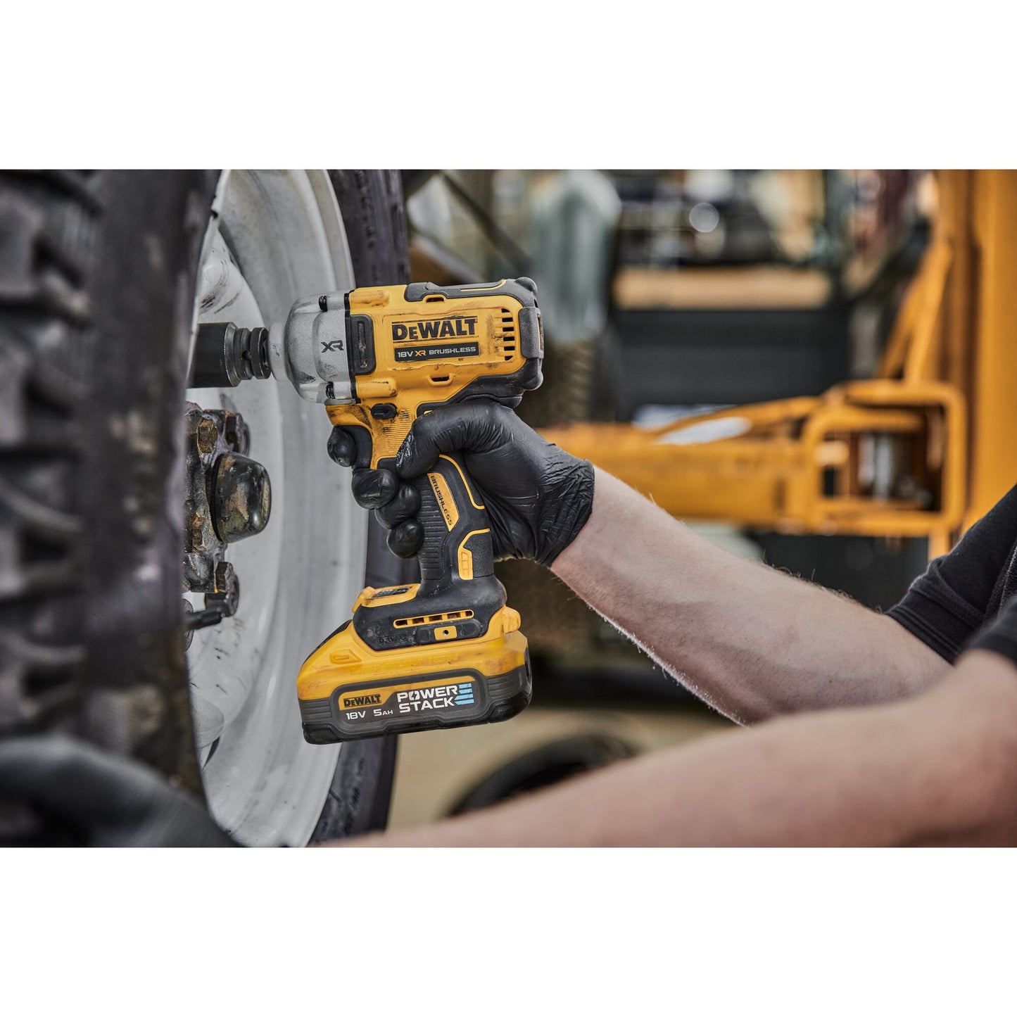 DEWALT DCF891H2T-QW Llave de impacto Brushless 1/2" con 2 baterías Powerstack 18V 5.0Ah