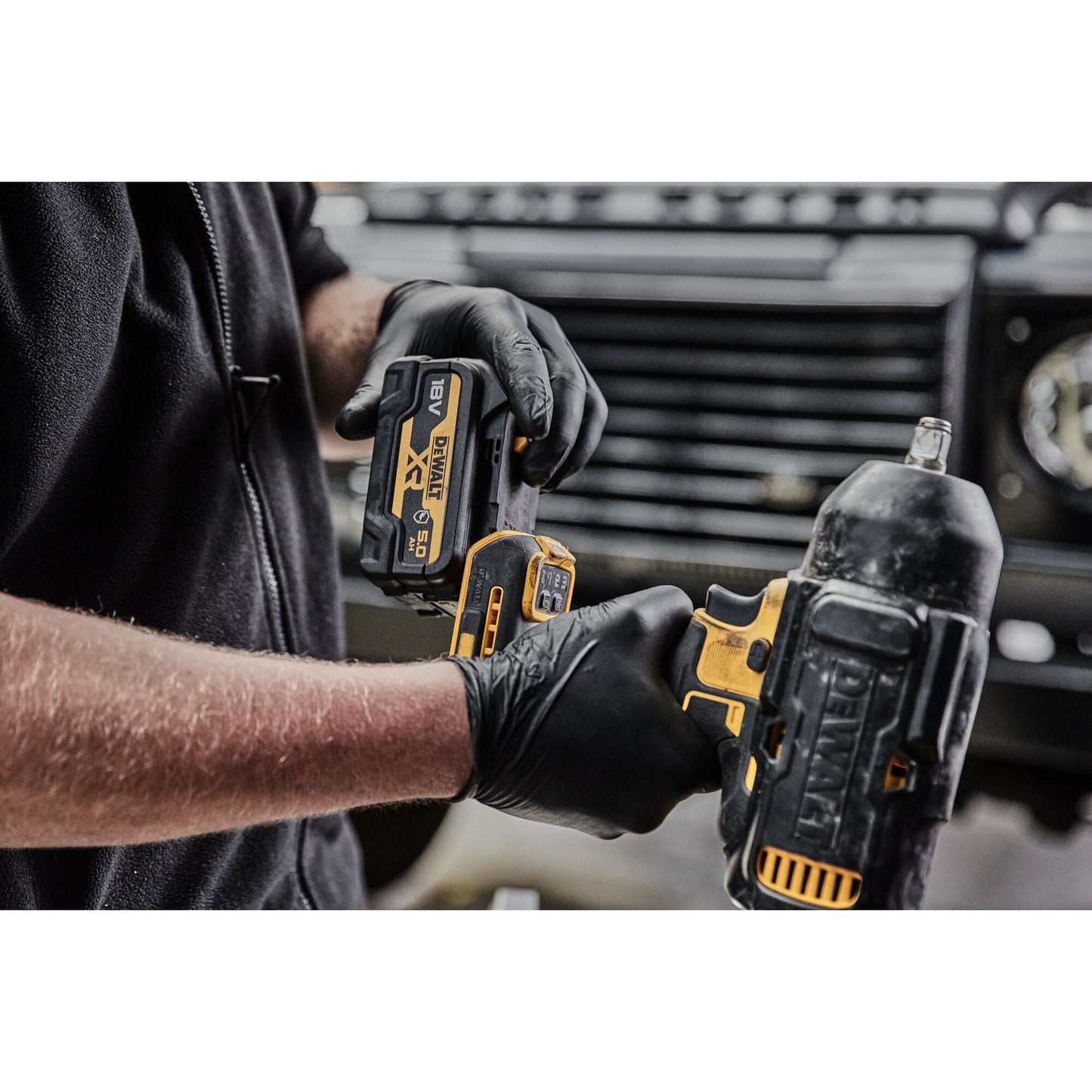 DEWALT DCF900P2G-QW Llave de impacto sin escobillas, 1/2” con 2 baterías serie G de 18V 5.0Ah