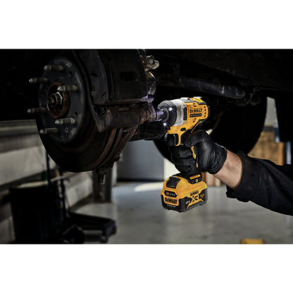 DEWALT DCF901P2-QW Llave de impacto sin escobillas 1/2" con 2 baterías de 12V 5.0Ah