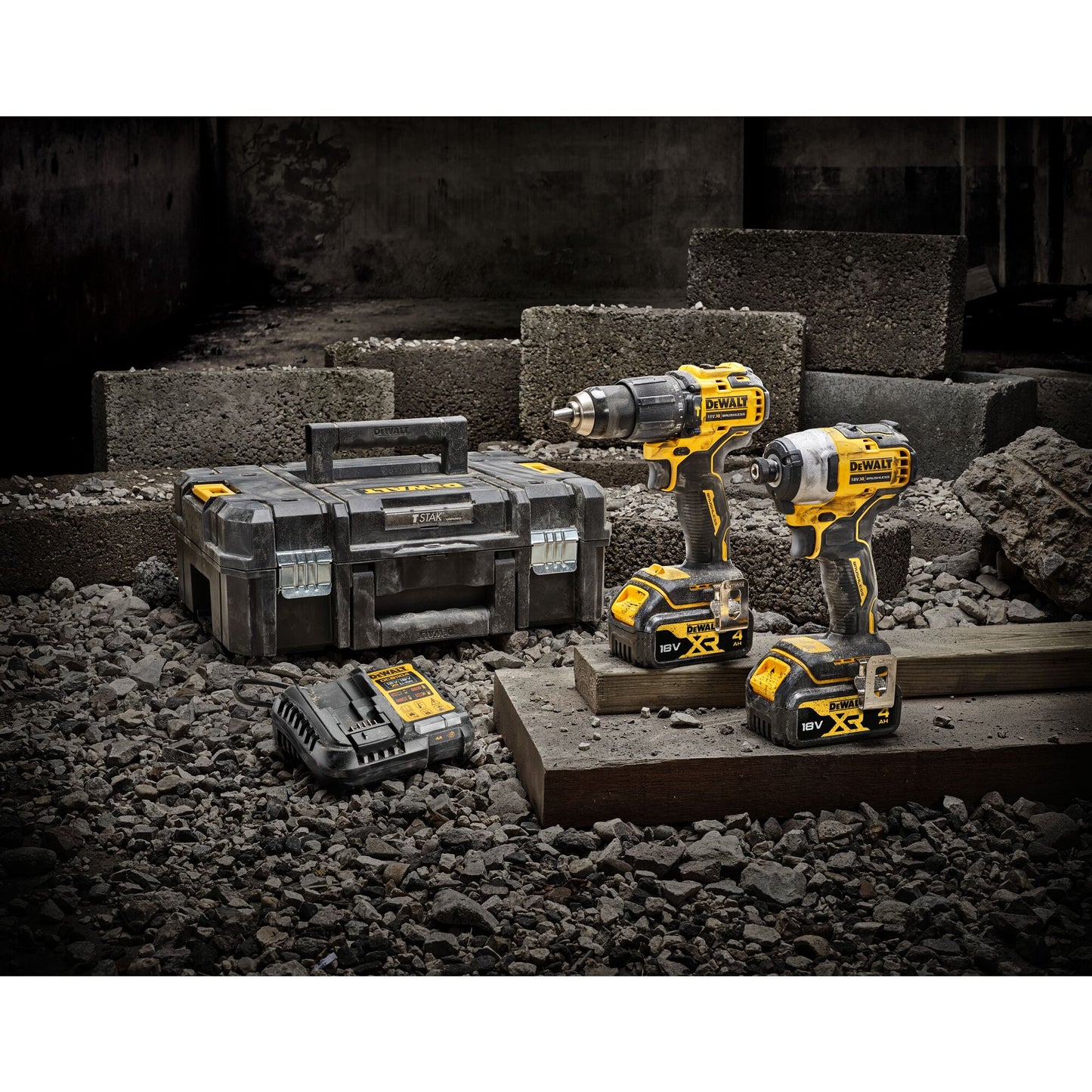 DEWALT DCK2062M2T-QW Akku-Kombopack 18 V: Schlagbohrschrauber DCD709 + 1/4" Schlagschrauber DCF809 +  2 x 18V 4.0Ah XR Akkus