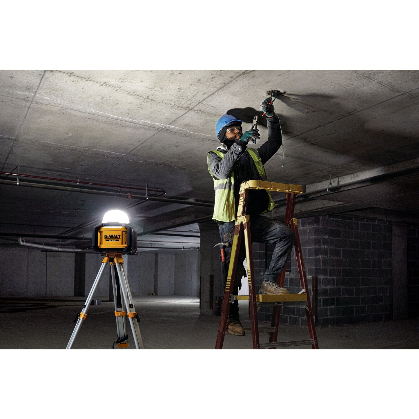 DEWALT DCL074-XJ 18V XR Tool Connect LED Work Light