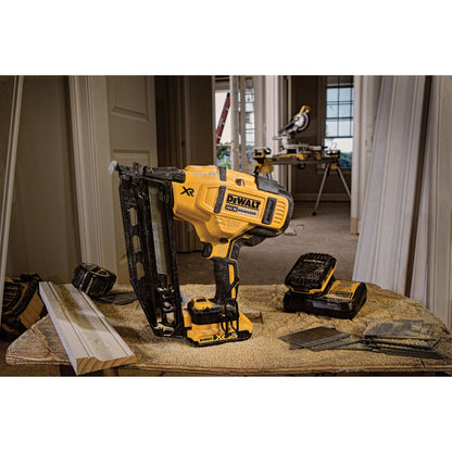 DEWALT DCN660NT-XJ Clavadora de Acabado 16Ga sin escobillas XR 18V sin baterías/cargador