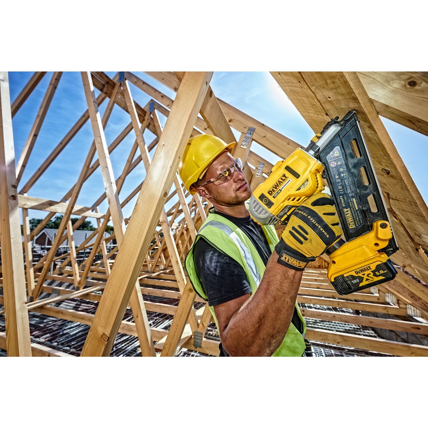 DEWALT DCN692P2-QW Clavadora de Estructuras sin escobillas XR 18V con 2 baterías Li-Ion 5Ah