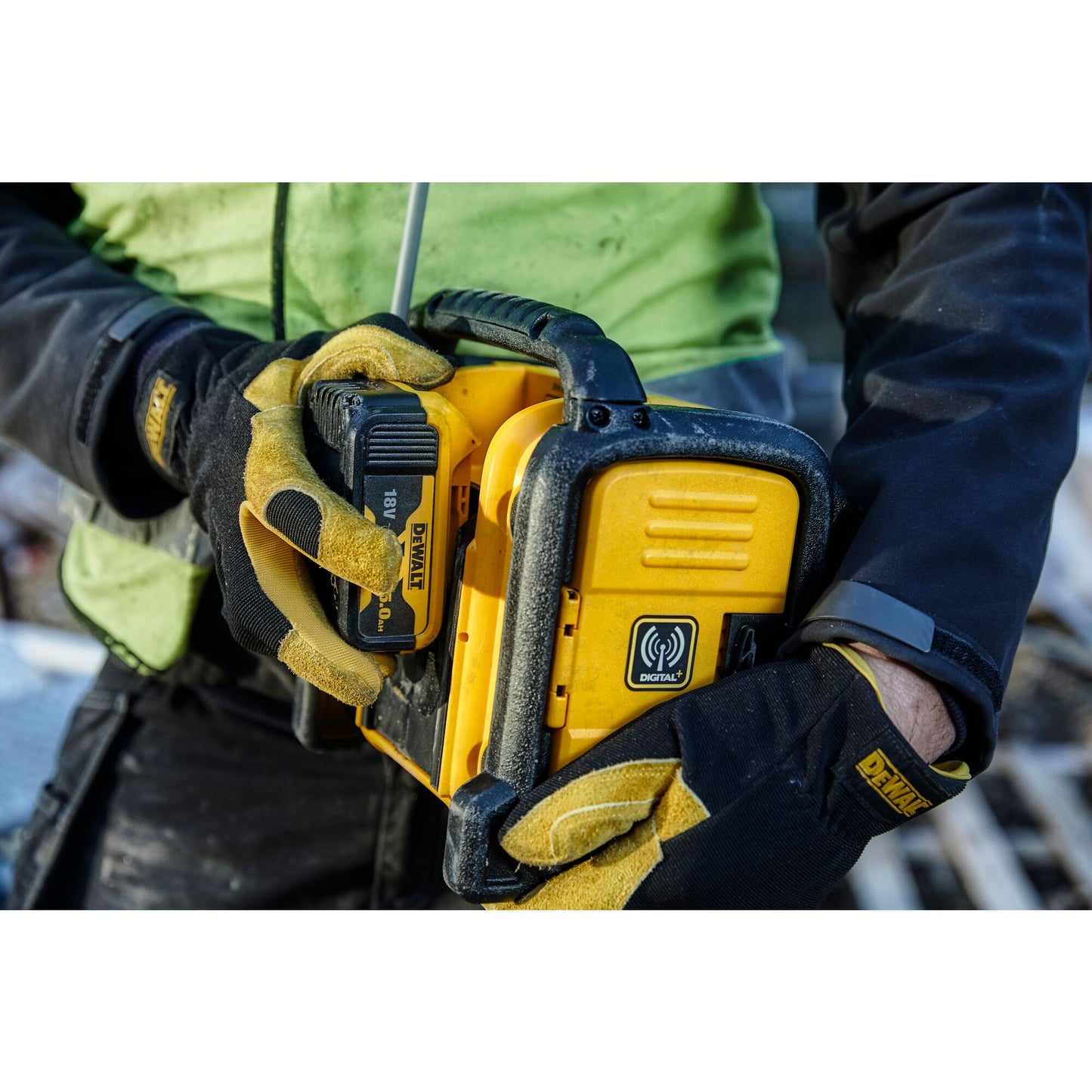 DEWALT DCR020-QW Radio estéreo digital FM y DAB 10.8/18V, sin batería ni cargador