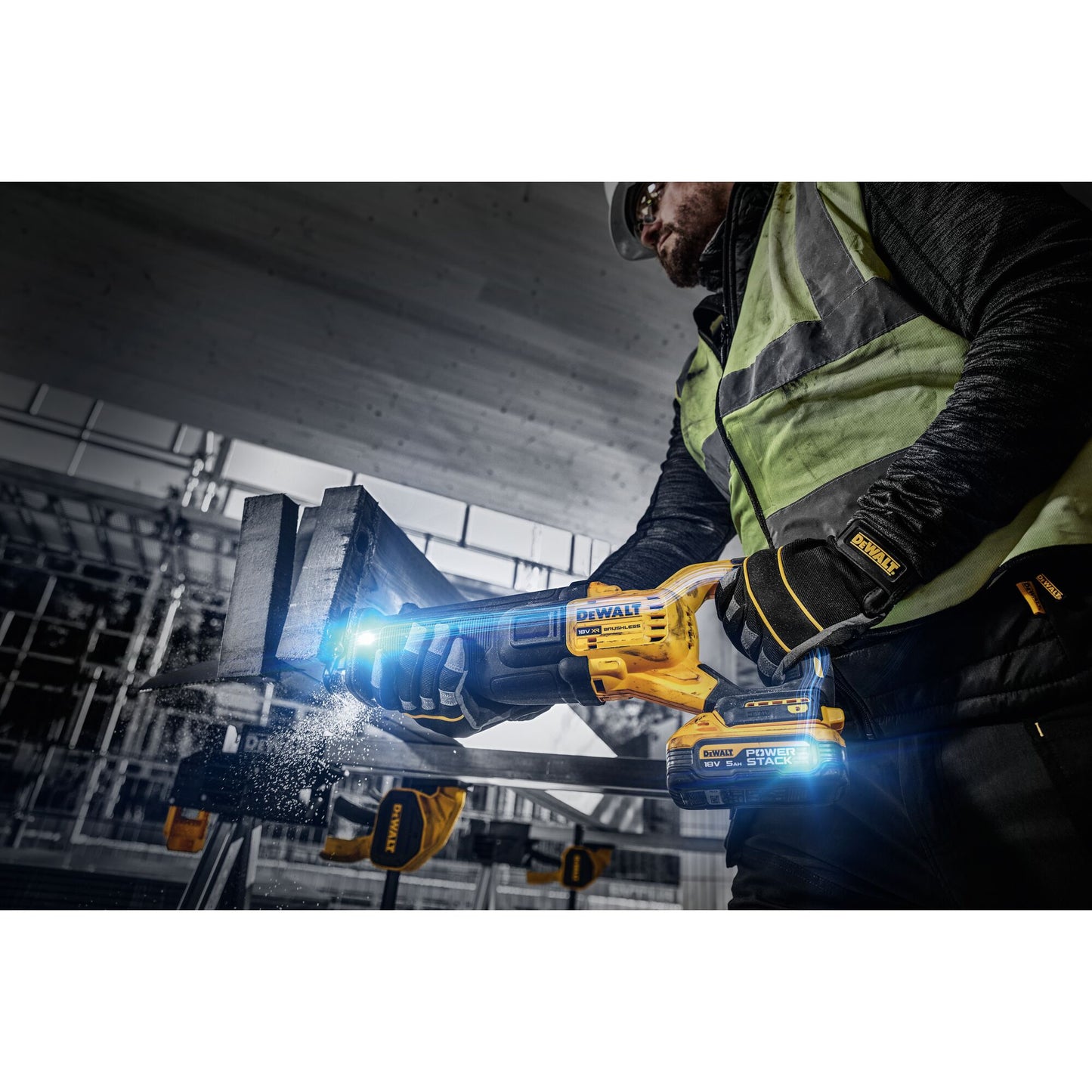 DEWALT DCS386H2T-QW 18V XR Brushless Reciprocating Saw with 2 x 5Ah Powerstack Batteries