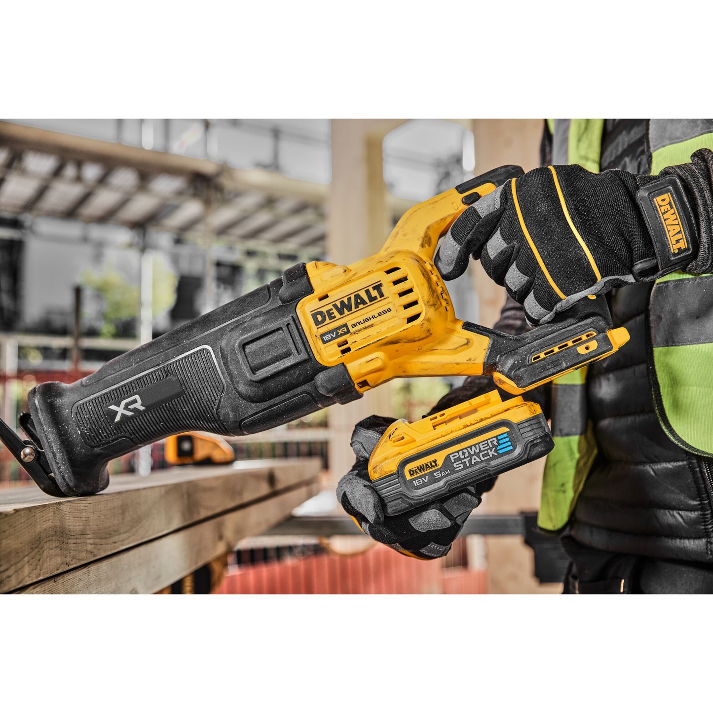 DEWALT DCS386H2T-QW 18V XR Brushless Reciprocating Saw with 2 x 5Ah Powerstack Batteries