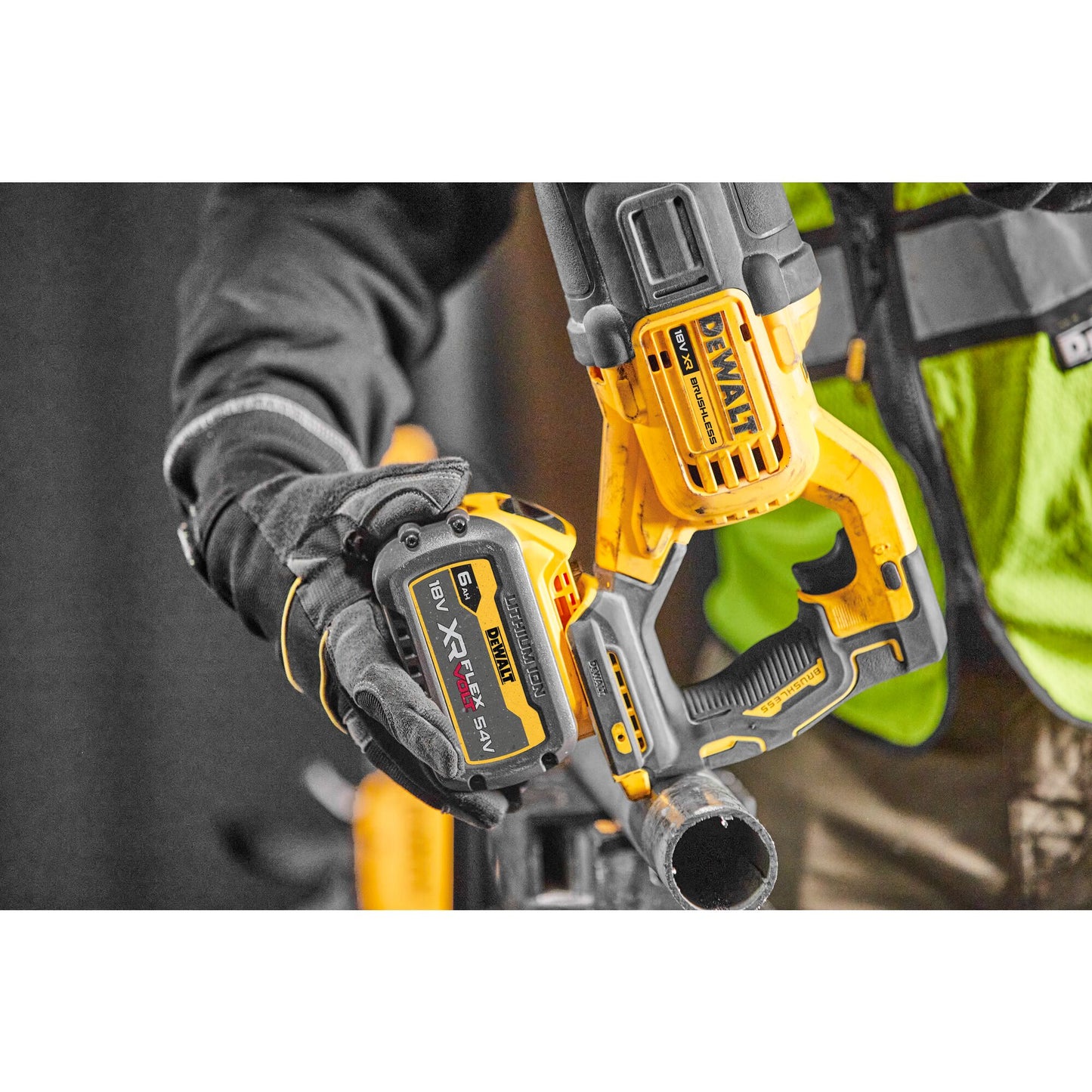 DEWALT DCS386T1-QW Sierra Sable Compacta sin escobillas con 1 batería 18/54v Flexvolt 6.0Ah