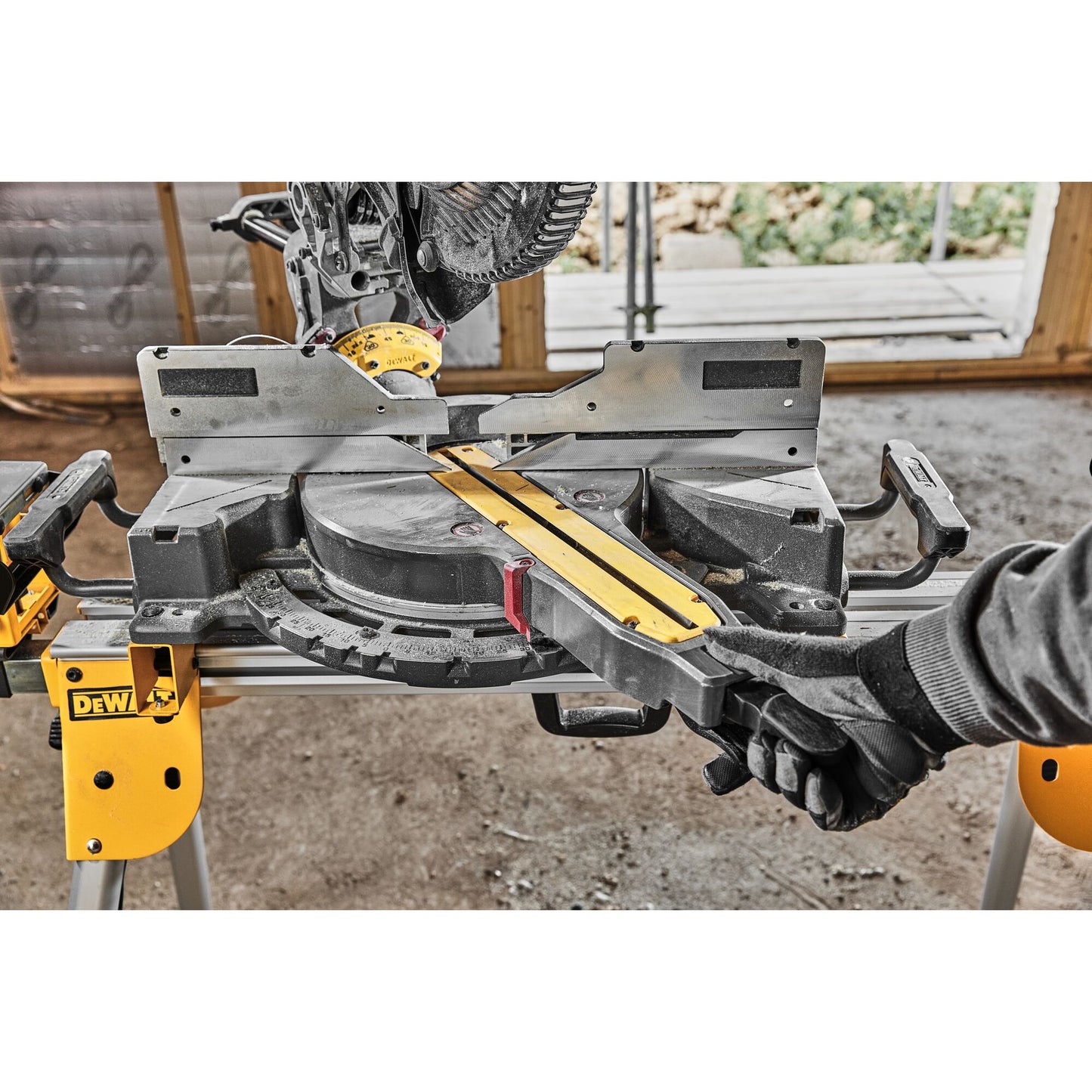 DEWALT DCS781X2-QW 18/54V 305mm Mitre Saw with 2 x 9Ah Flexvolt Lithium Ion Batteries