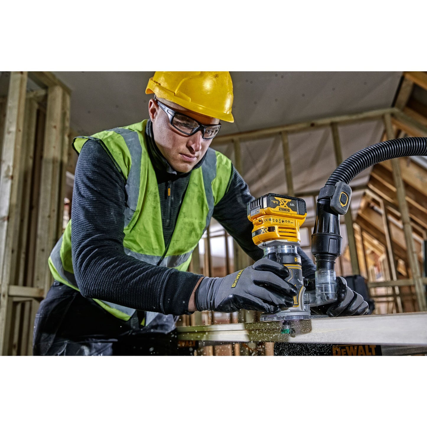 DEWALT DCW604P2-QW 18 volt Akku-Kombifräse (Ober- und Kantenfräse), 2x18V 5,0Ah Akkus