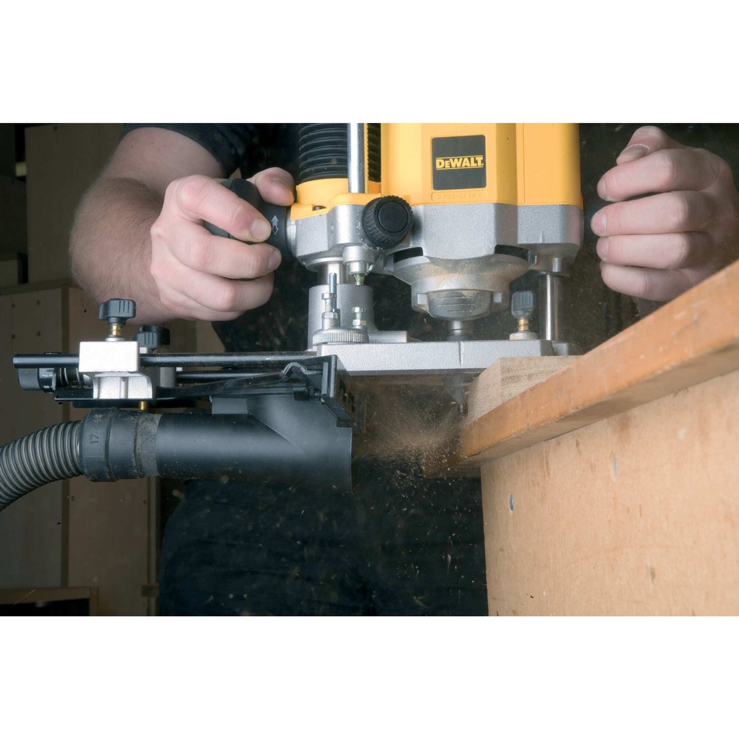 DEWALT DW621-QS 1.100 Watt Oberfräse mit Drehzahlelektronik