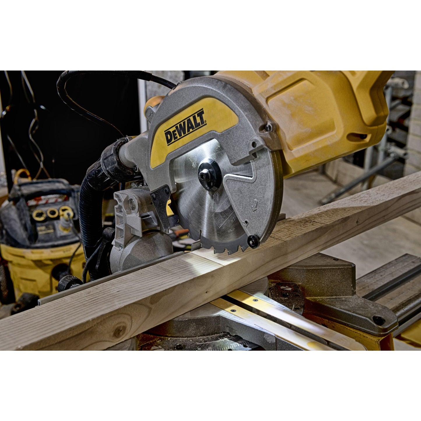 DEWALT DWS777-QS 1800W 216mm Mitre Saw