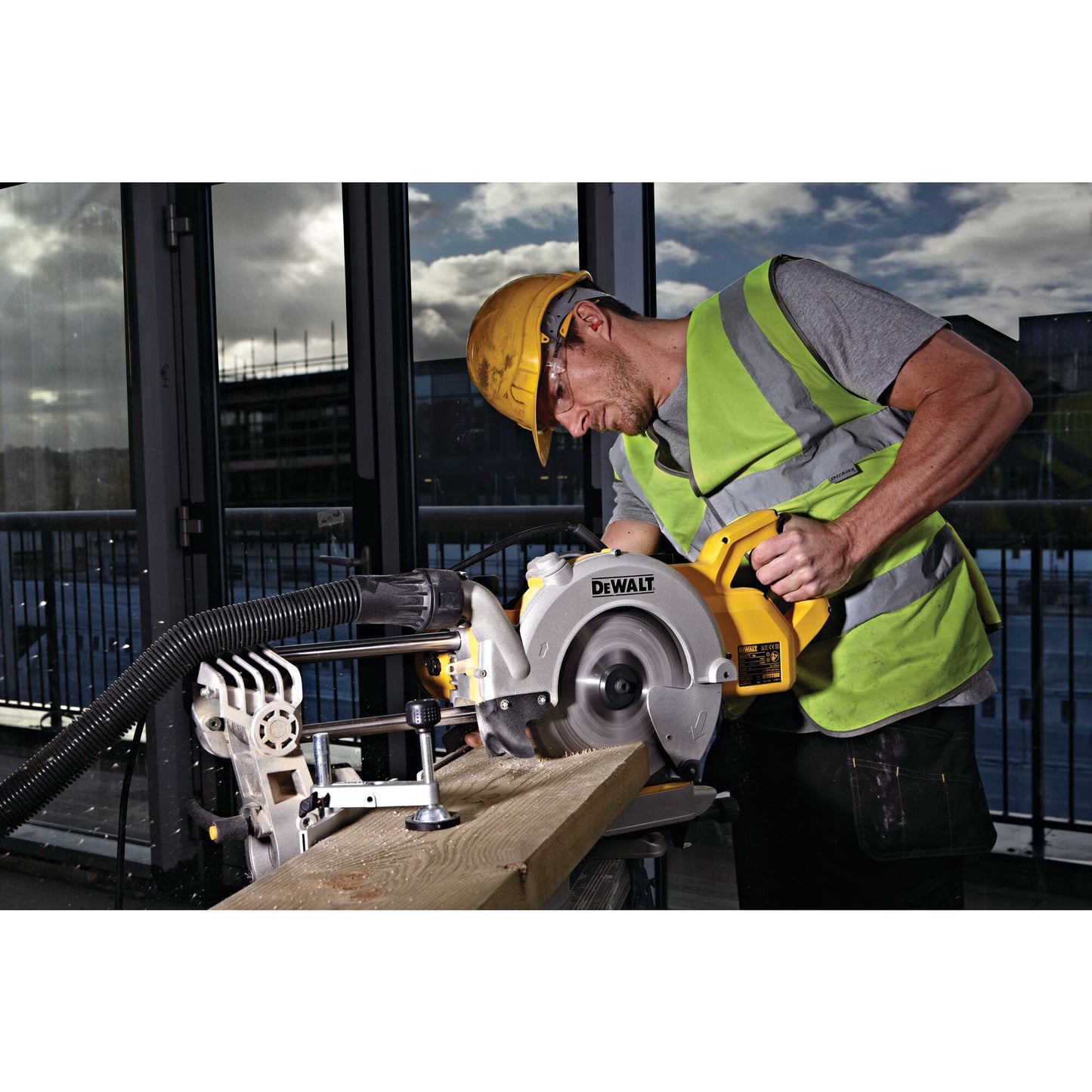 DEWALT DWS778-QS 1850W 250mm Compact slide mitre saw