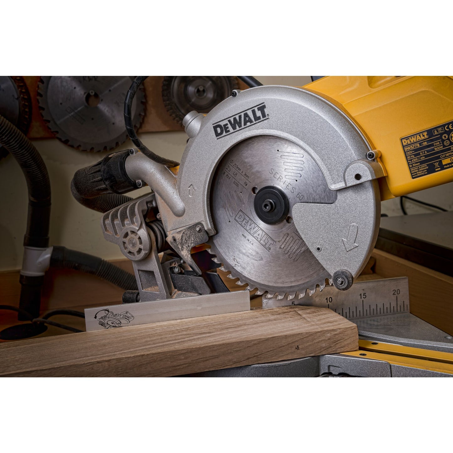 DEWALT DWS778-QS 1850W 250mm Compact slide mitre saw