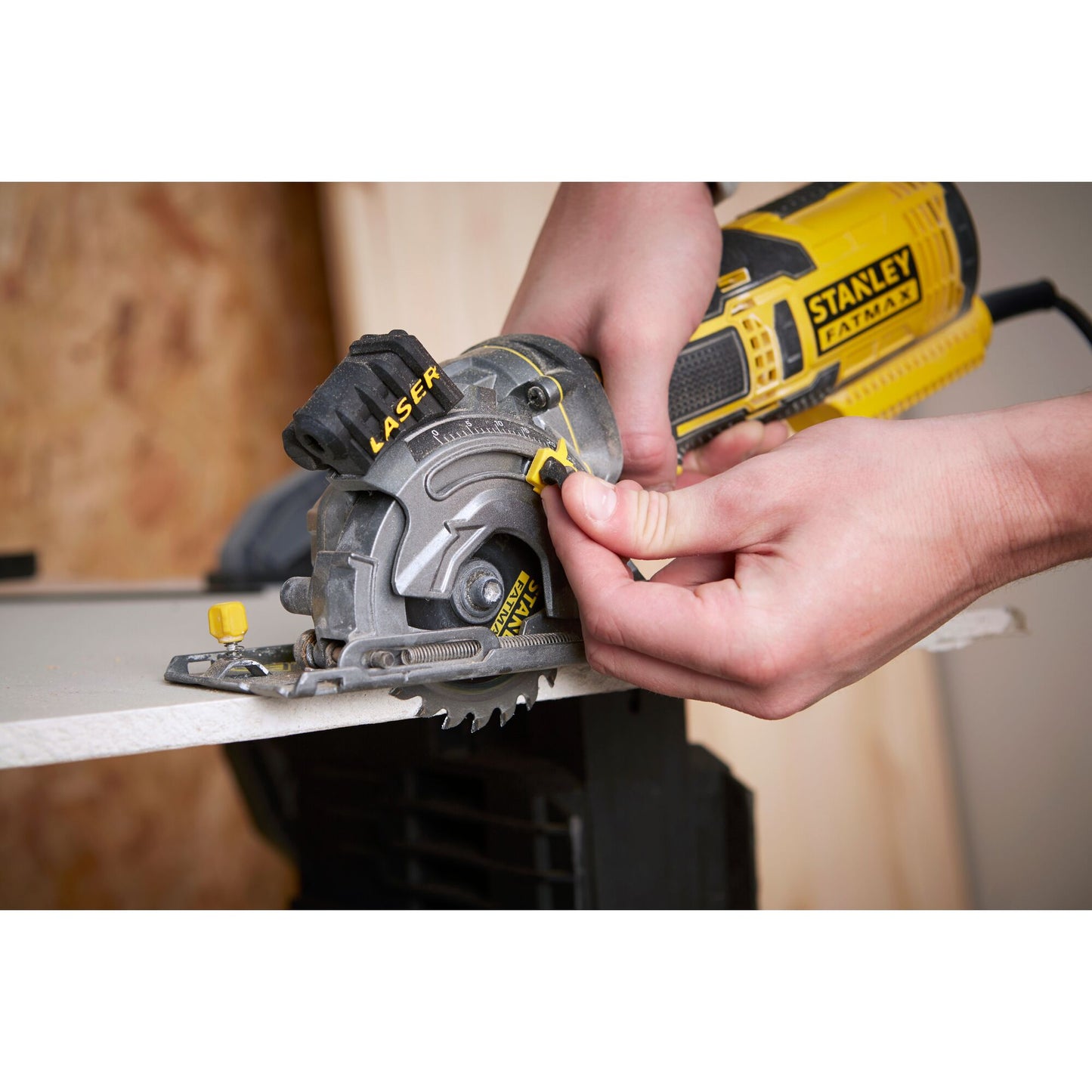 STANLEY FATMAX FME380K-QS 650W mini Circular Saw with Kit Box