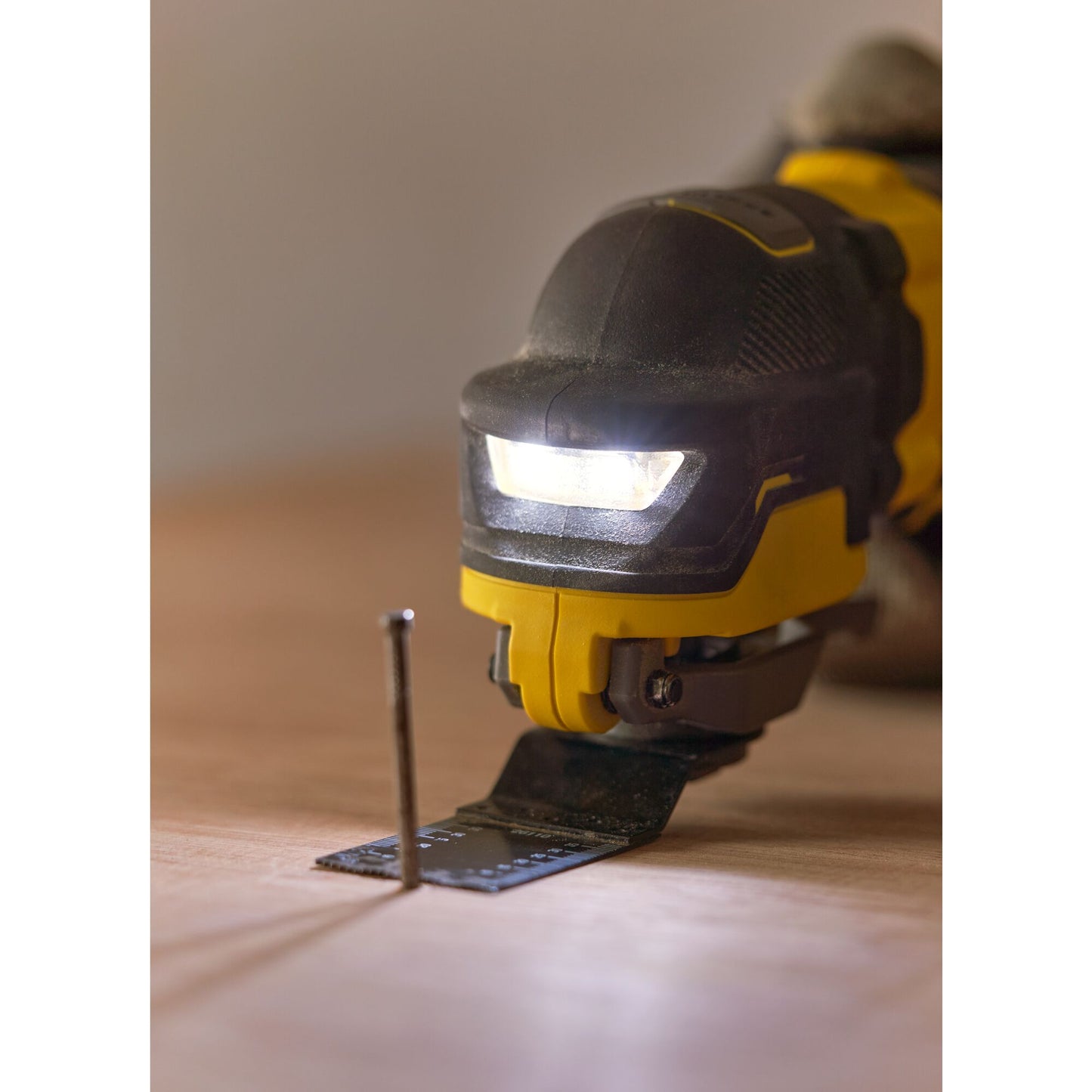 STANLEY FATMAX SFMCE510B-XJ Multi Herramienta oscilante V20 Brushless, sin batería ni cargador