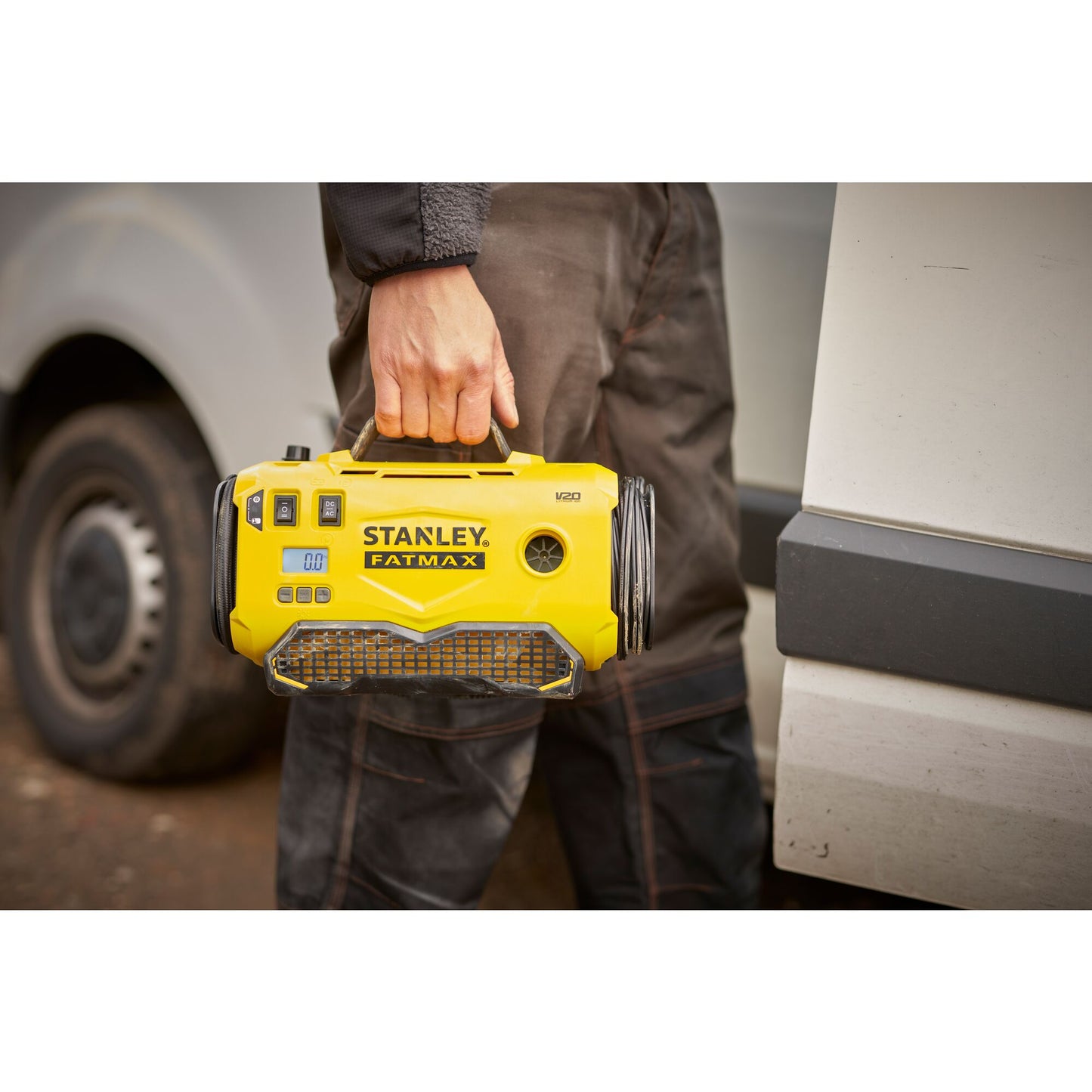 STANLEY FATMAX SFMCE520B-QW V20 11 Bar Kompressor, ohne Batterien und Ladegerät