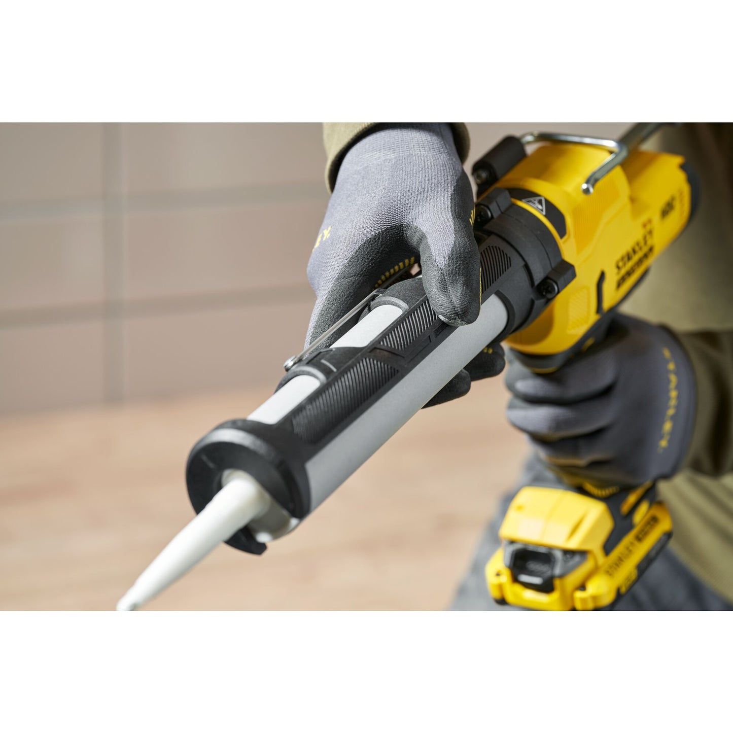 STANLEY FATMAX SFMCE600B-XJ V20 Cordless Caulk Gun (Tool Only)