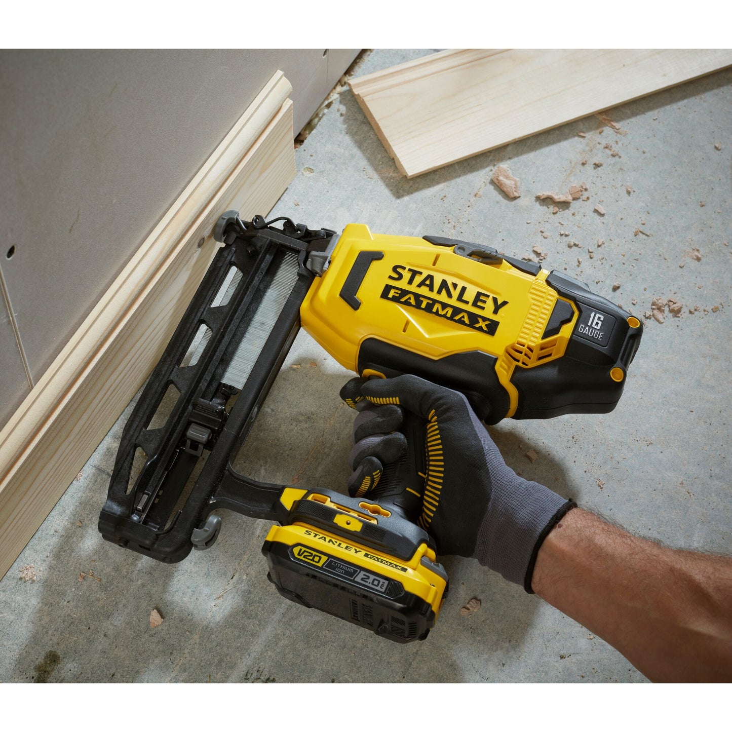 STANLEY FATMAX SFMCN616D2K-QW Clavadora acabados V20, 2 baterías 18V 2.0Ah