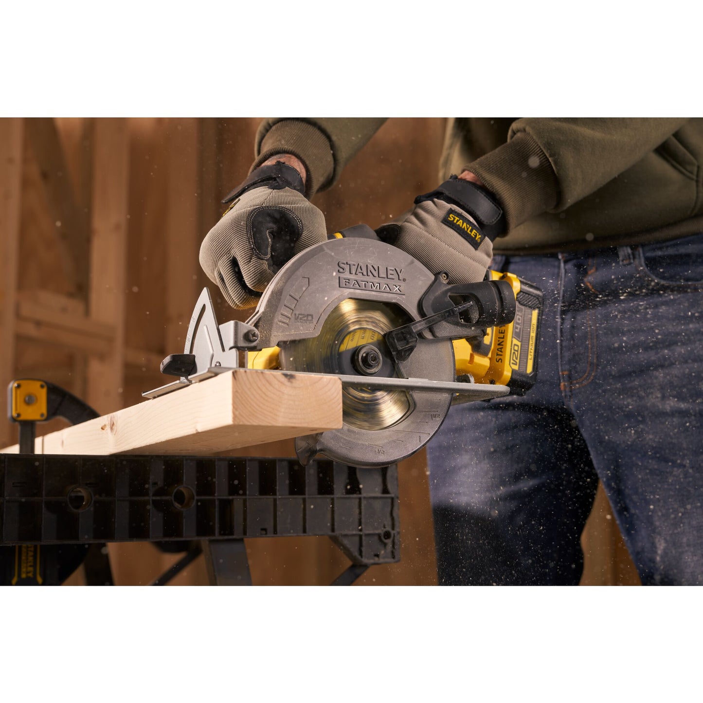 STANLEY FATMAX SFMCS500M2K-QW V20 Cordless Circular Saw with 2 x 4.0Ah Lithium Ion Battery and Kit Box