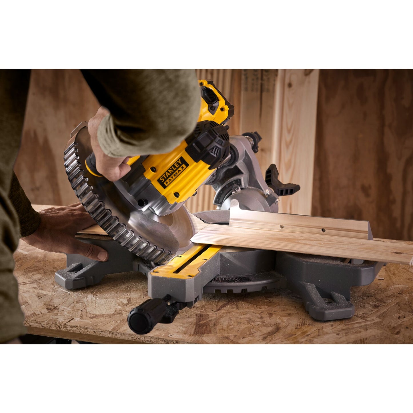 STANLEY FATMAX SFMCS701M1-QW V20 Akku-Paneelsäge (18V / 4,0Ah), 1 Akku